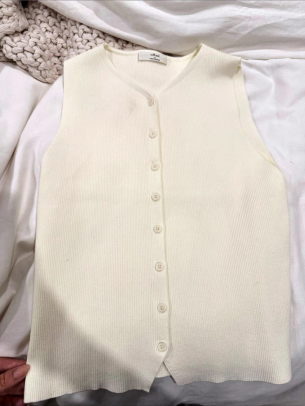 Wilfred Basque Sweater Vest Ribbed Button-Front in Cream